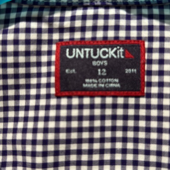 Untuckit boys button down casual shirt size 12. 100% Cotton. Excellent condition - Picture 8 of 8